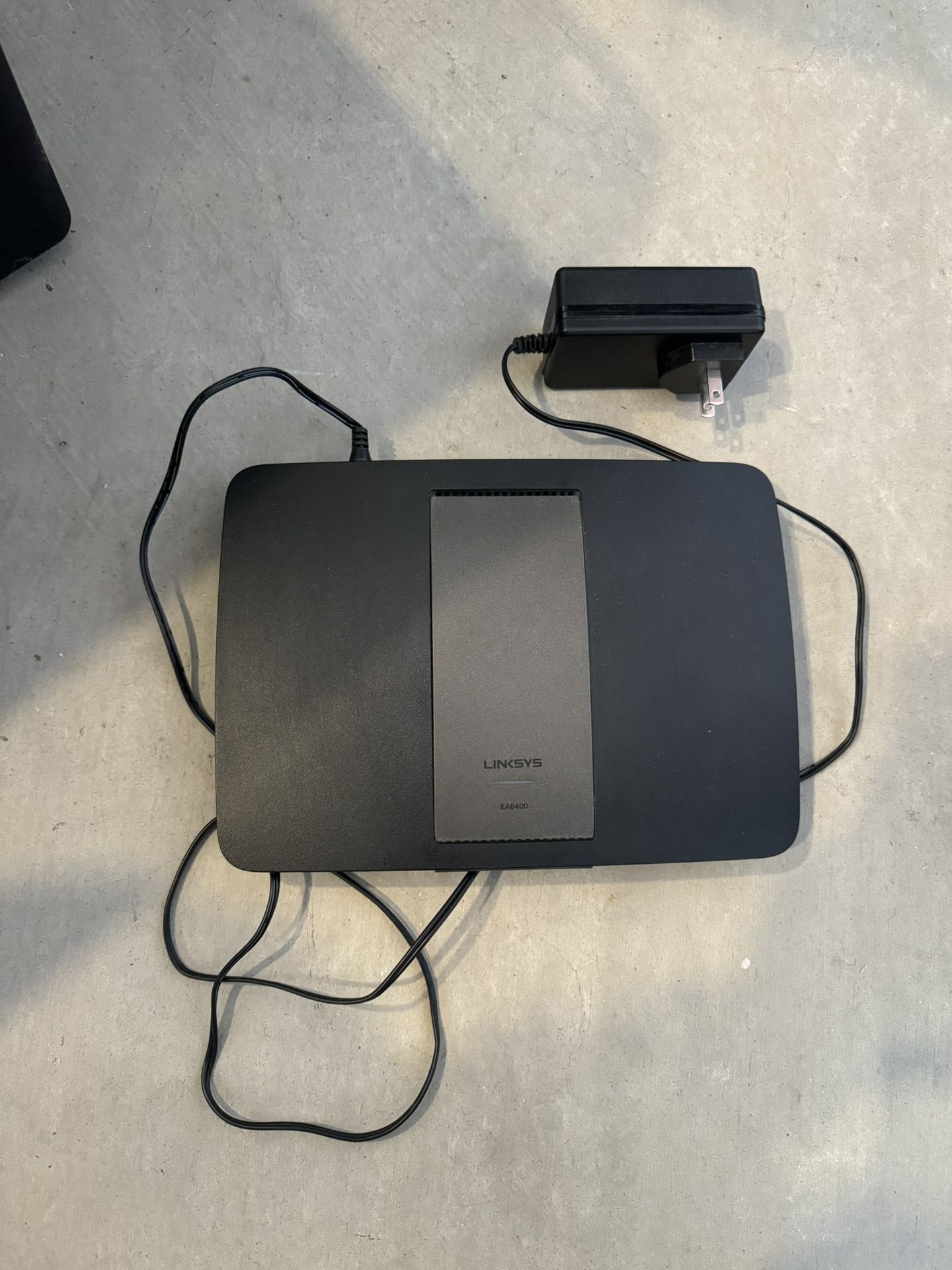 Linksys EA6400 Wireless Router 