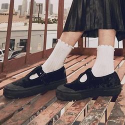 Vans Women's Crushed Velvet Mary Jane Platform Shoe Style 93 Black Women's 6