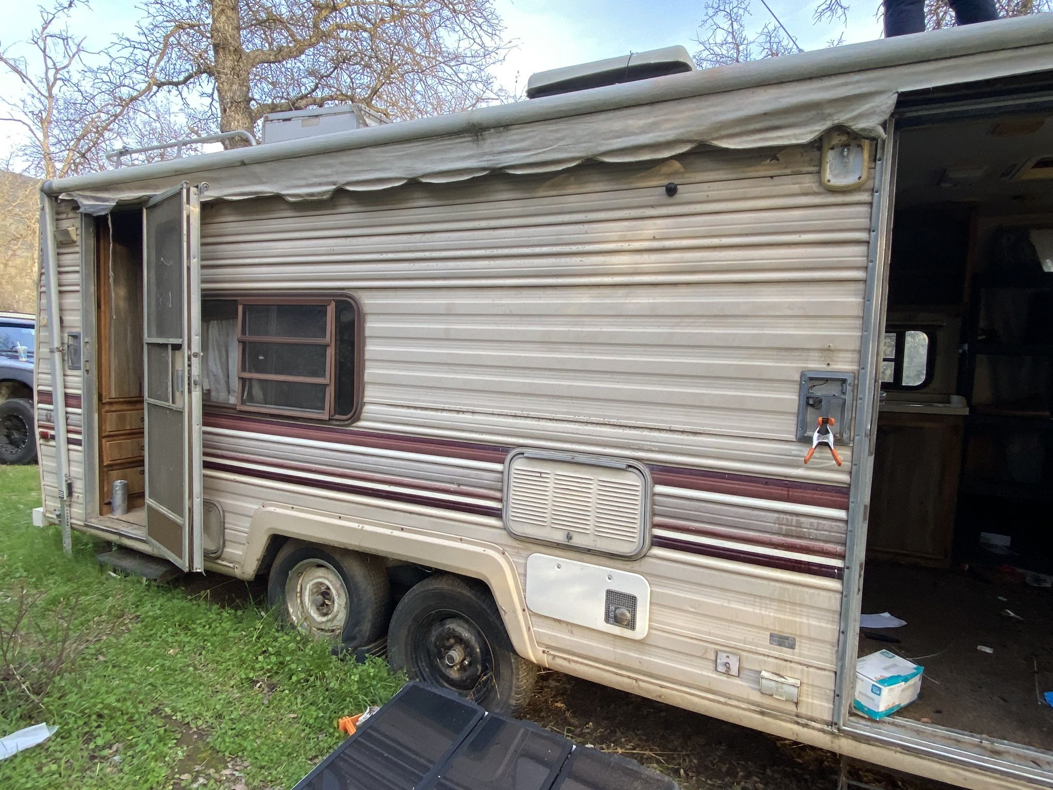 DROPPED PRICE. MUST SELL TRAILER! READY TO MOVE!
