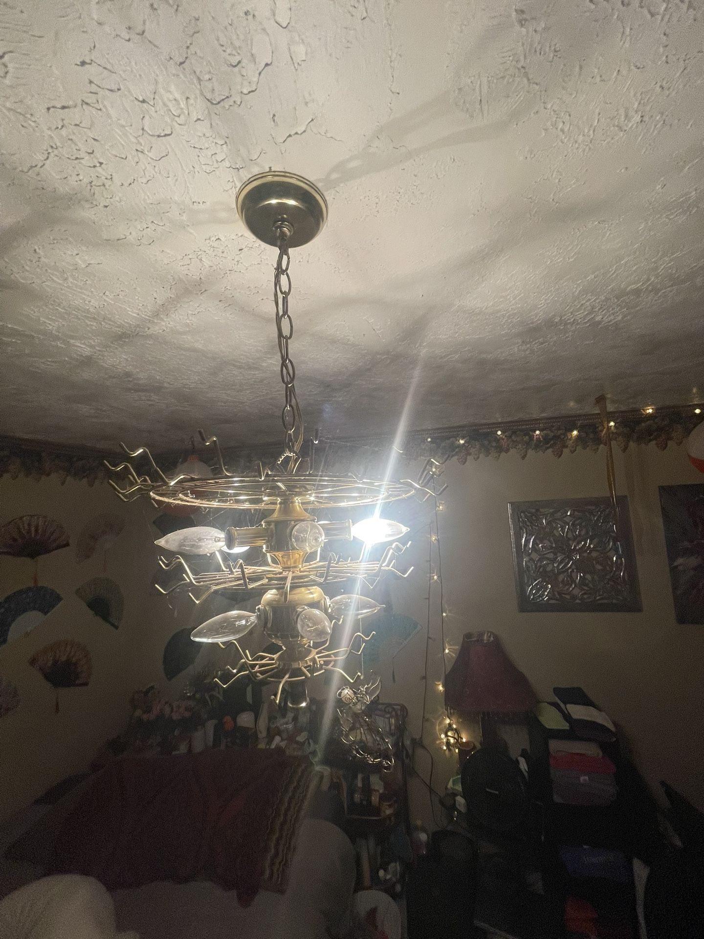 𝓽𝔀𝓸 𝓬𝓱𝓪𝓷𝓭𝓮𝓵𝓲𝓮𝓻𝓼