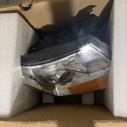 Cadillac srx 2013 left front light for sale.