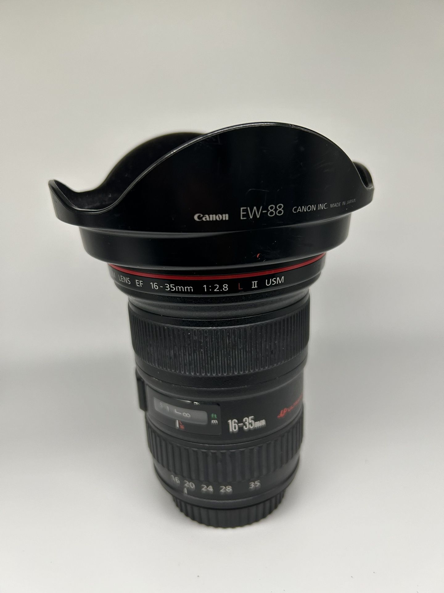 Canon 16-35mm Ultrasonic f/2.8 L with EW-88