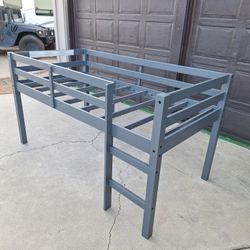Twin Size Loft Bed 