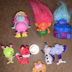 Dreamworks Trolls Mini Figures, Hatchimals, Num Nom Snackables Bundle