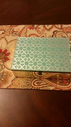 Jewelry box