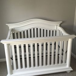 Baby Crib And Mattress 