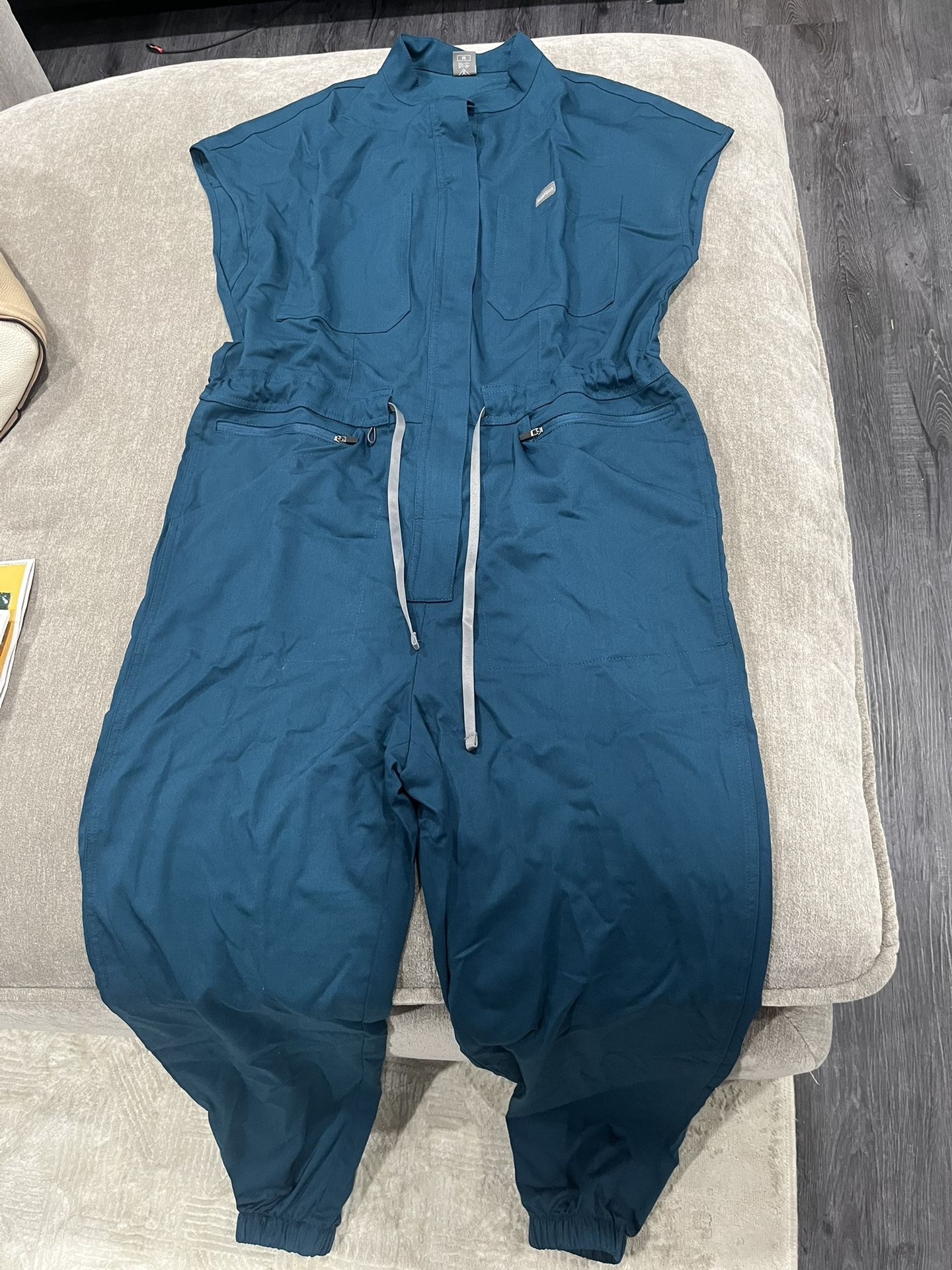 VIAOLI Women's Scrub Jumpsuit Completed Jogger Pants with 8 Pocket for Hospitals Clinics Medical Nursing Uniforms Set