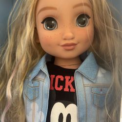 18 In Minie Mouse iLY doll Limited Edition $20 Firm 