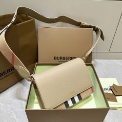 Burberry bag
