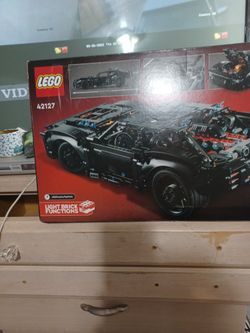 THE BATMAN CAR LEGO SET