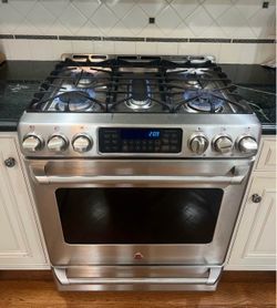 GE CAFE Dual Fuel Range Natural Gas