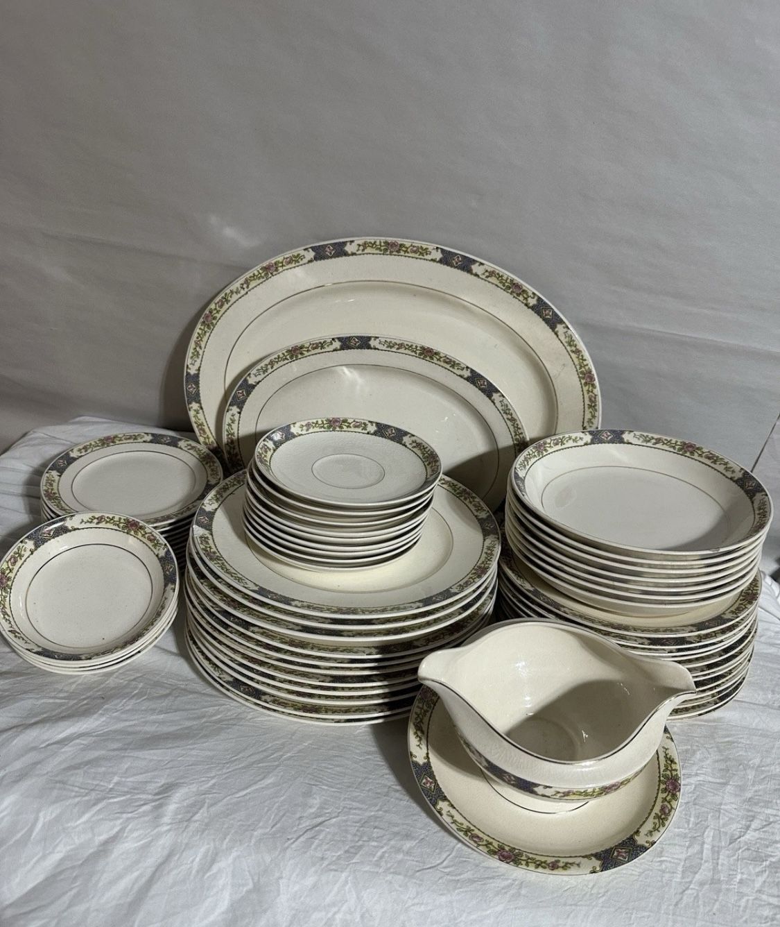 Smith-Phillips Semi-Porcelain plate: 1920s