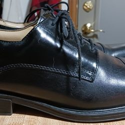 LIKE NEW MEN'S CROFT & BARROW BRAND EDISON BLACK OXFORDS, SIZE 9.5 WIDE, SELLS FOR $18.94-$37.97