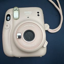 FUJIFILM INSTAX MINI 11 INSTANT CAMERA