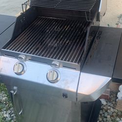 Char Broil Grill  In Great Condition Need It Out ASAP