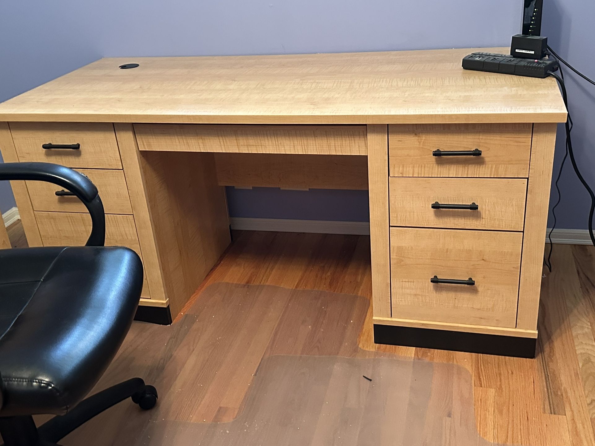 5ft Desk With 6 Drawers (3 On Each Side)