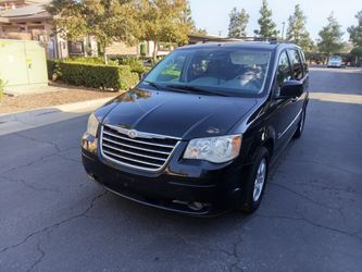 2009 Chrysler Town & Country signature