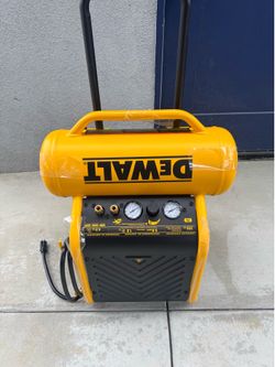 Dewalt Air Compressor 4.5 gallons (New)