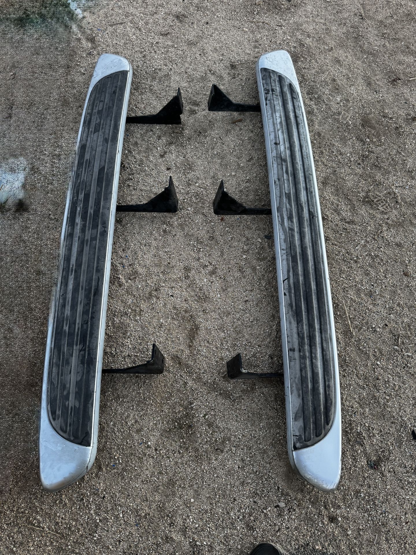 03-06 Chevy SSR Pair of LH & RH Silver/Black Running Boards OEM Used