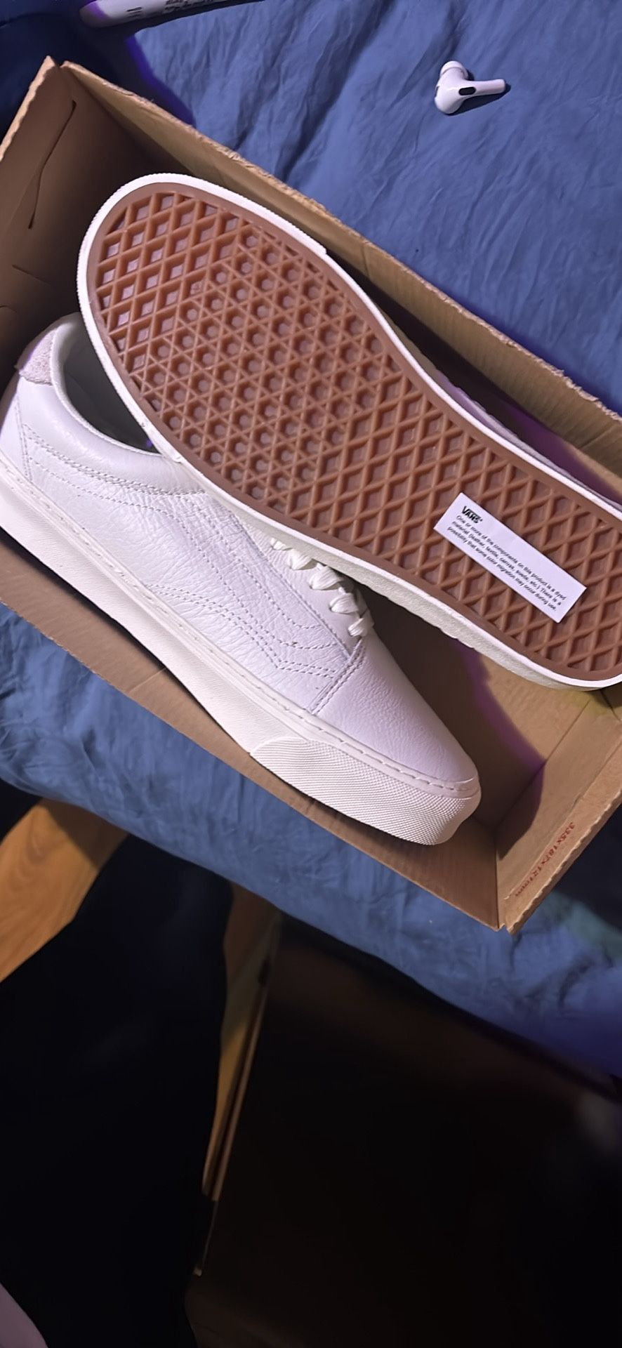 all white old school vans