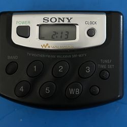 Excellent condition Sony Walkman Weather AM FM Radio SRF-M37V w/ new battery