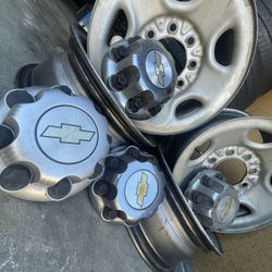 8 Lug Chevy Caps With 16 Inch 8 Lug Rims 