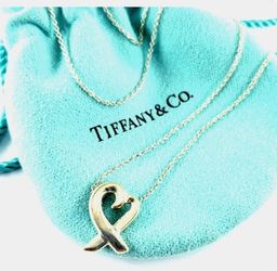 Authentic Tiffany & Co Paloma Picasso Heart Ribbon Pendant Necklace Sterling Silver 18 inch chain