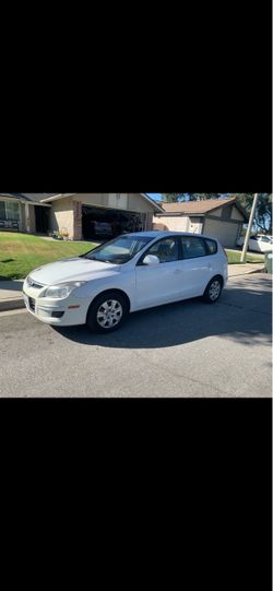 2011 Hyundai Elantra Touring Car
