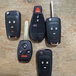 Keys And Remotes Llaves Y Controles Cut and Programmed On Site 