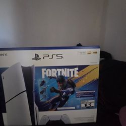 Brand new playstation 5 fortnite bundle disc 1 TB