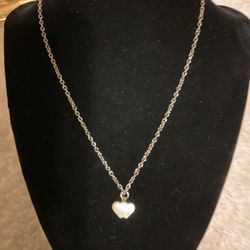 Silver Necklace With Pearly Heart Pendant 
