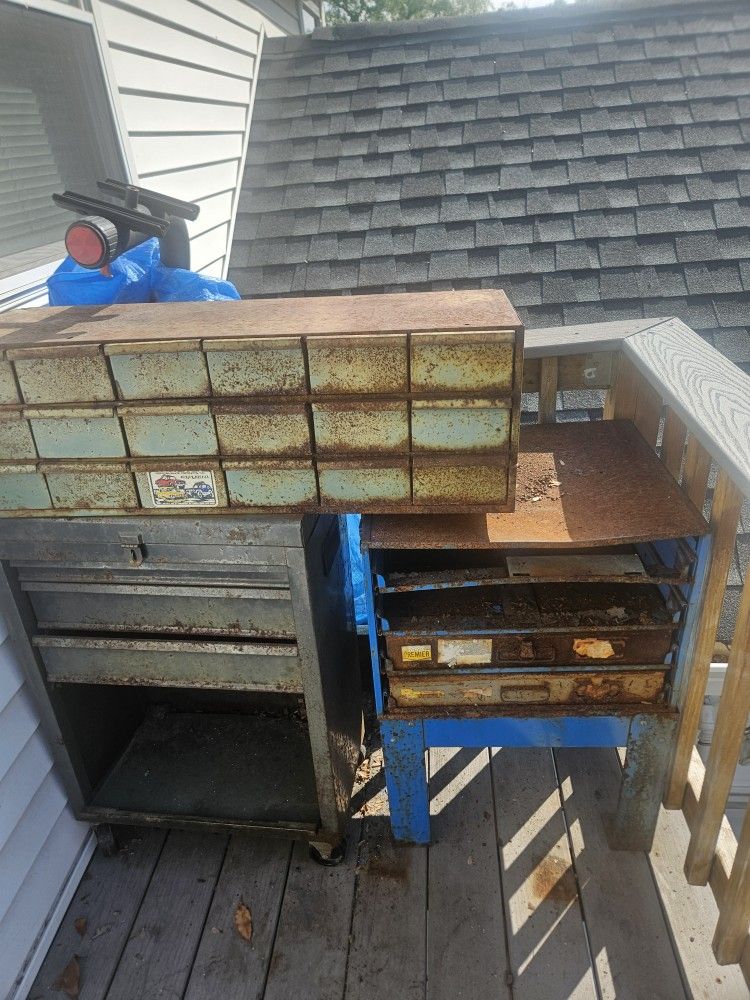 Metal Tool Chest And Organizer