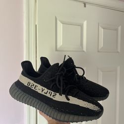 Yeezy v2 Oreos Size 10.5 
