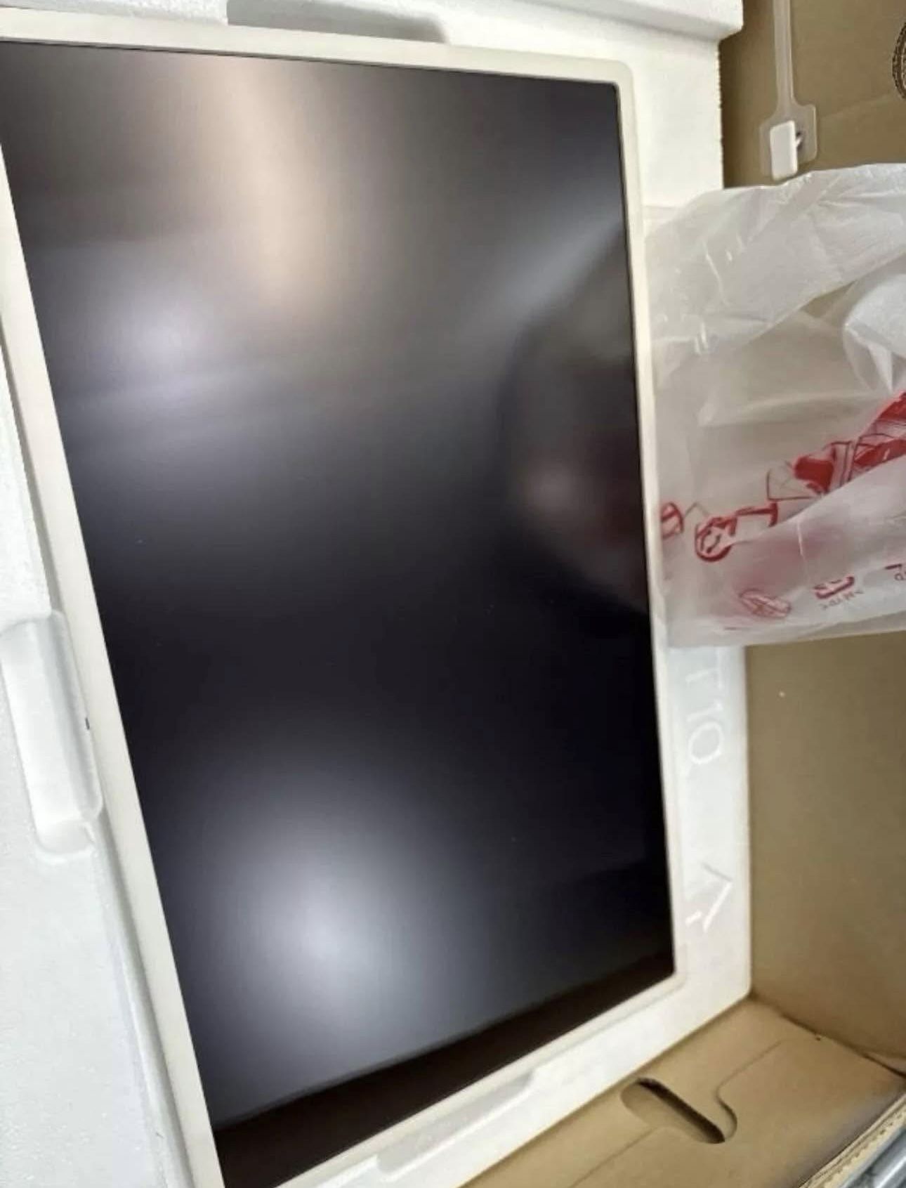 LG StanbyMe Private Screen 27" Moving Smart Touch Screen 27ART10CKPL Open box item appears new! Enhance your viewing experience with the LG StandbyM