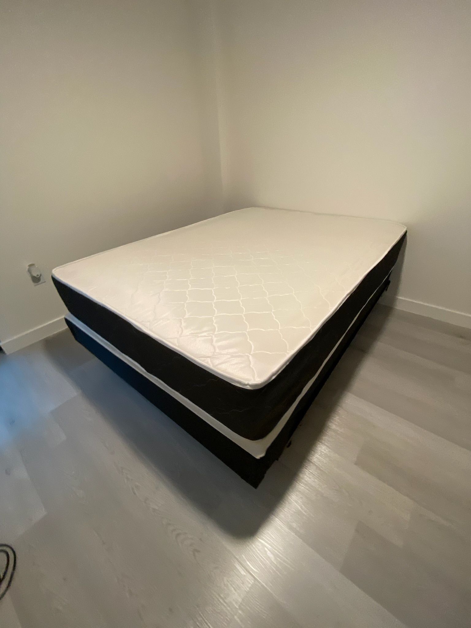 NEW FULL SIZE SET MATTRESS AND BOX SPR+ING 2pcs