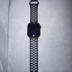 iWatch SE