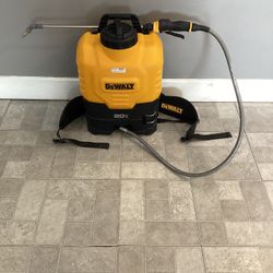 Dewalt DXSP190681 Backpack Sprayer 4 Gallon With Battery 