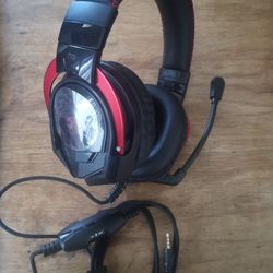 GAMING HEADSET WIRED WITH MIC. NOISE CANCELLING  OVER-EAR HEADPHONES 