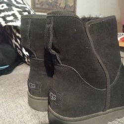 UGG CORY II 1125792 WOMAN’S SIZE 8.5 SLIM BOOTS BLACK SUEDE USED CONDITION 