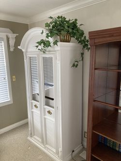 Armoire beautiful white wood with drawers