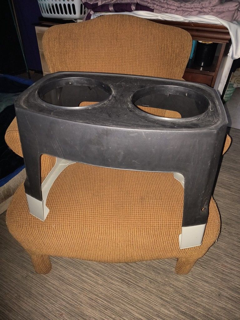 Dog Feeding Stand Asking Only $5 