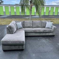 Grey Sectional • DELIVERY AVAILABLE 