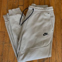 Nike Tech Sweatpants