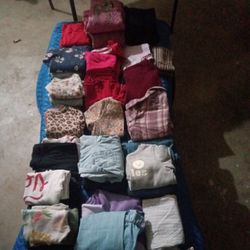 A lot Of Mached Up Outfits Short And Pants With Tops Sweaters Skirts Jump suite Outfit Lil Girls  Alot Of Clothes