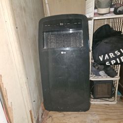LG 12000 BTU  PORTABLE AC UNIT 