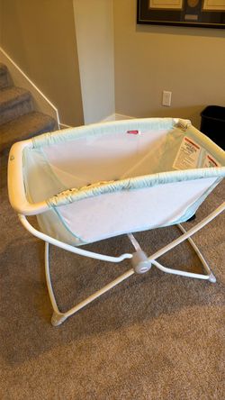 Fisher-Price Portable Folding Baby Bassinet