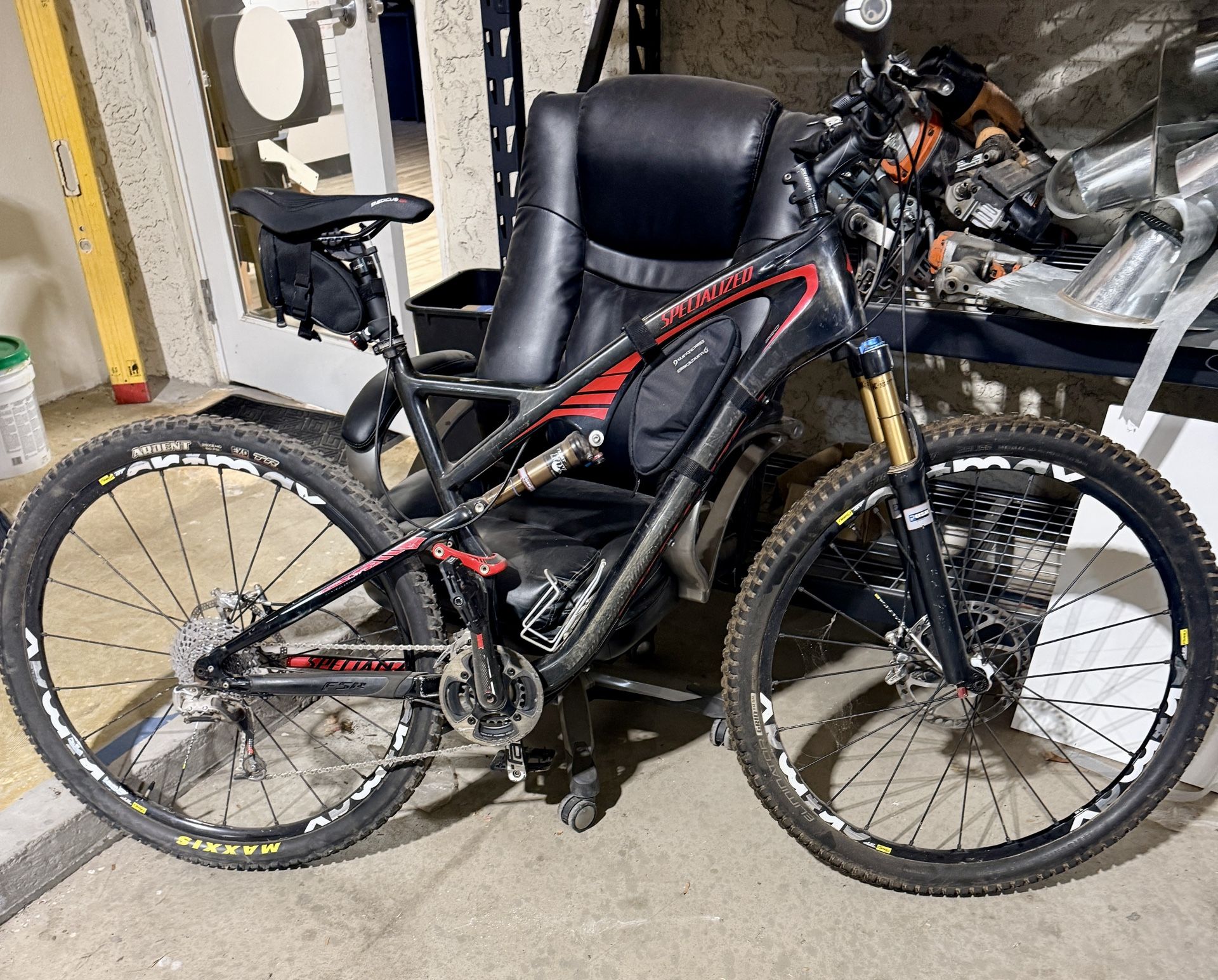 Specialized Stumpjumper 29er Mountain Bike $800 OBO