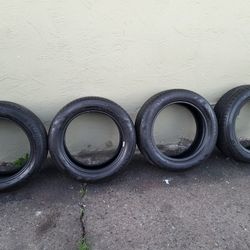 Set of 17in tires / Set de llantas 17 [215/55/17]