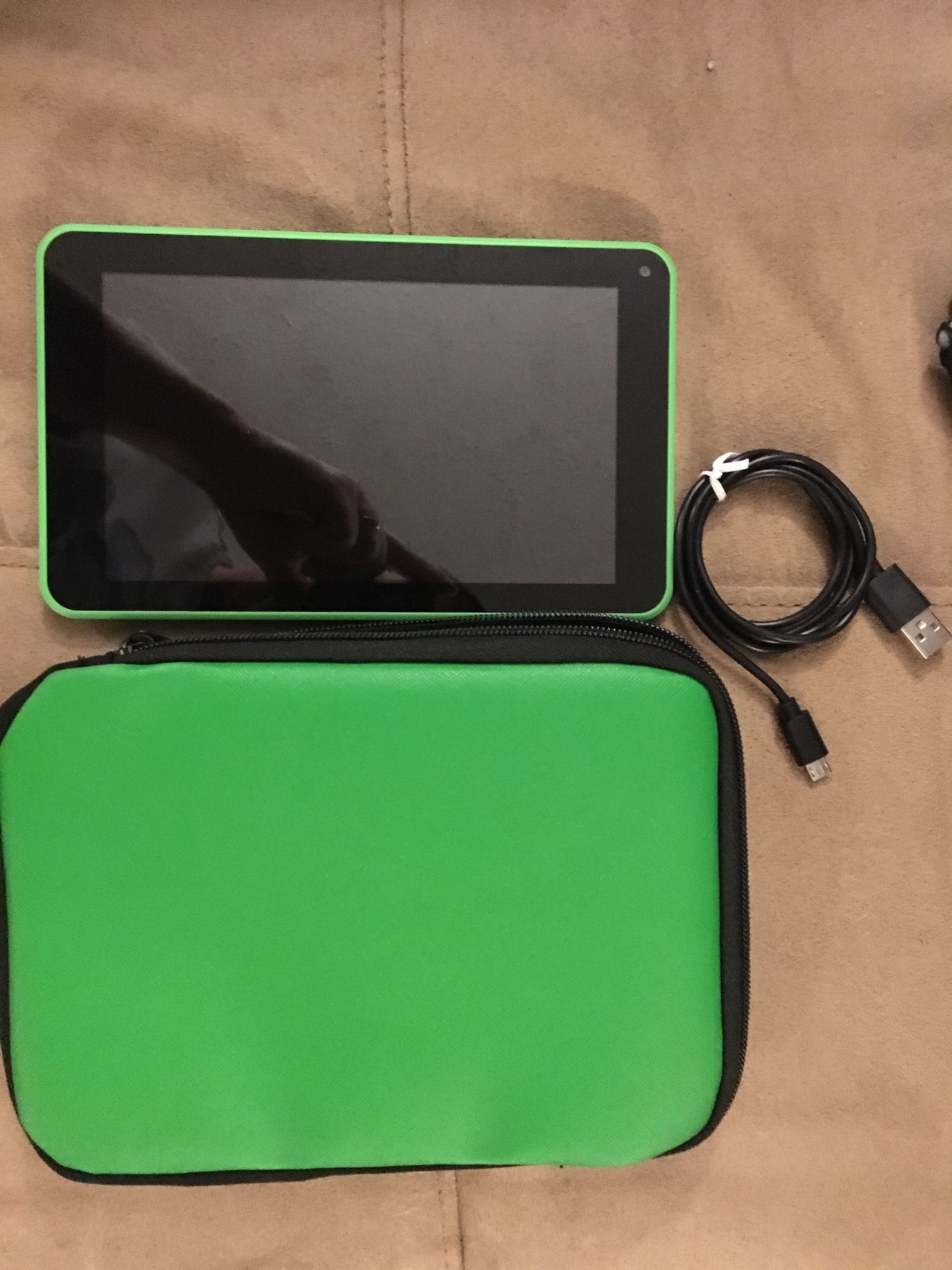 Emerson 7 inch Green Tablet with Case