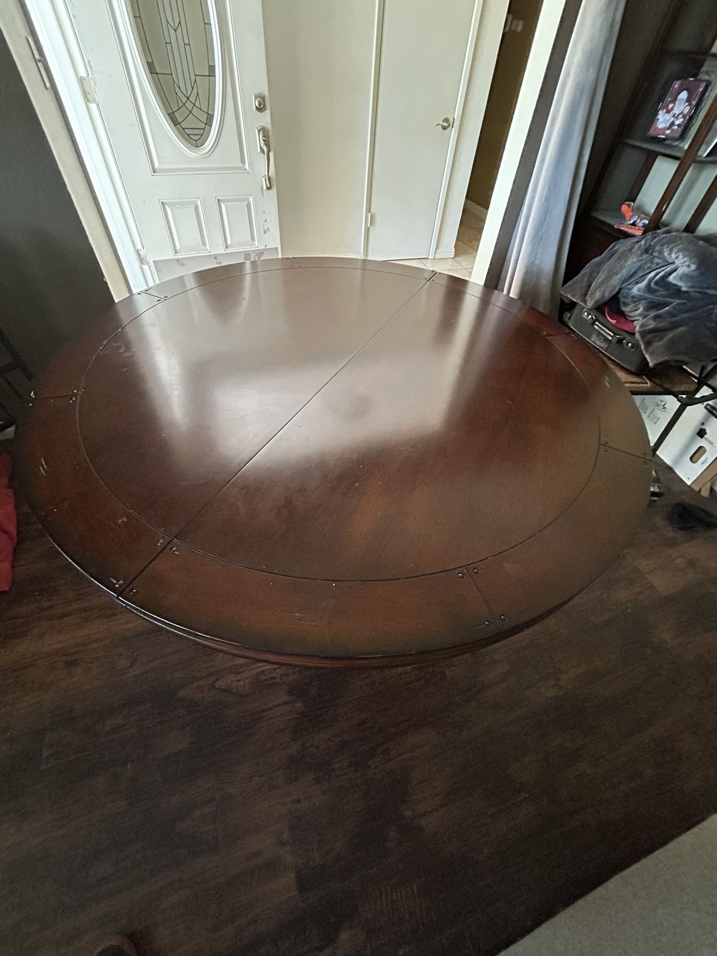 Kitchen table with extra leaf in great condition